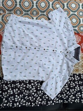 Sunrise Kingdom Mens XL Pineapple Print Short Sleeve Button Down Shirt White